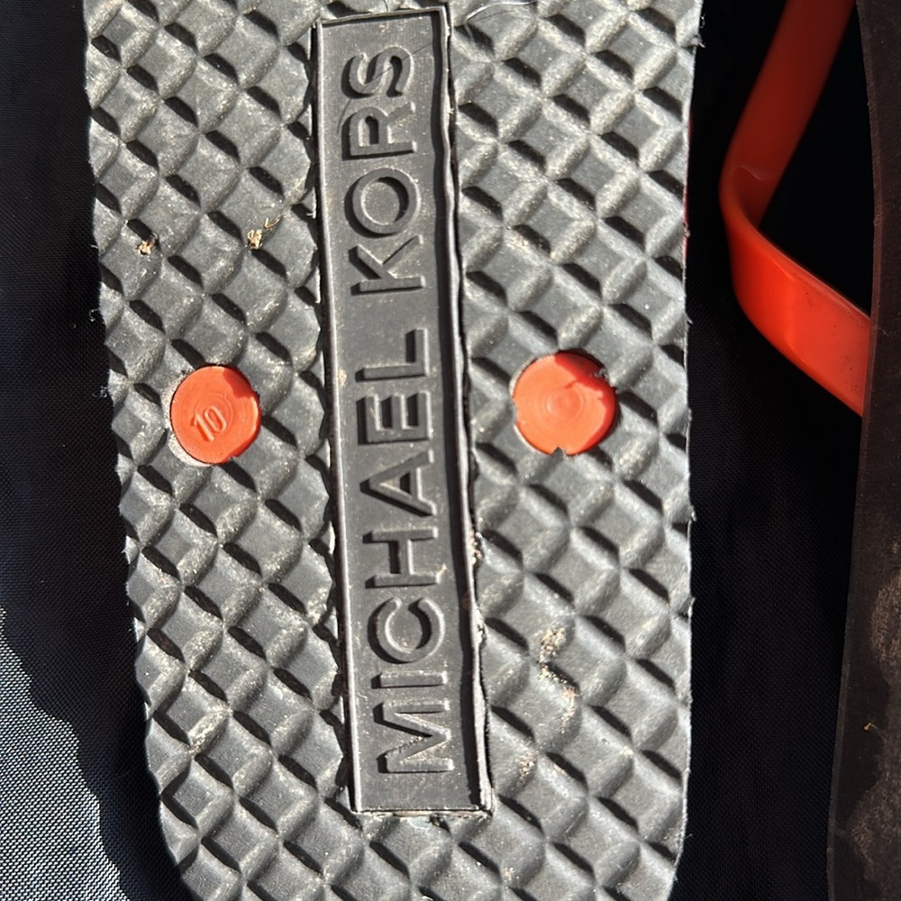 Michael Kors Womens Orange Flip Flop Sandals - Picture 5 of 6